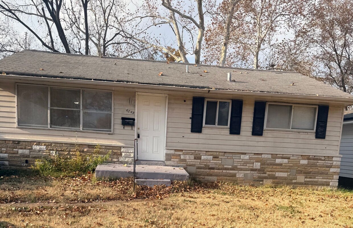 Primary Photo - Charming 3 Bedroom 1 Bath Home for Rent Ready 1,300.00 Great Location