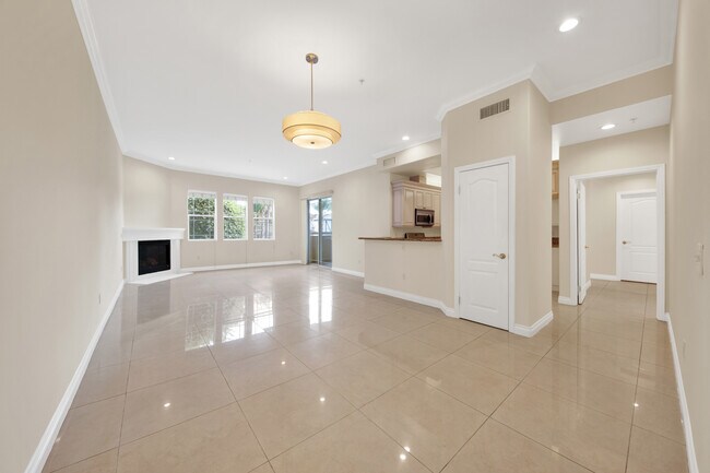 Building Photo - 555 E Santa Anita Ave