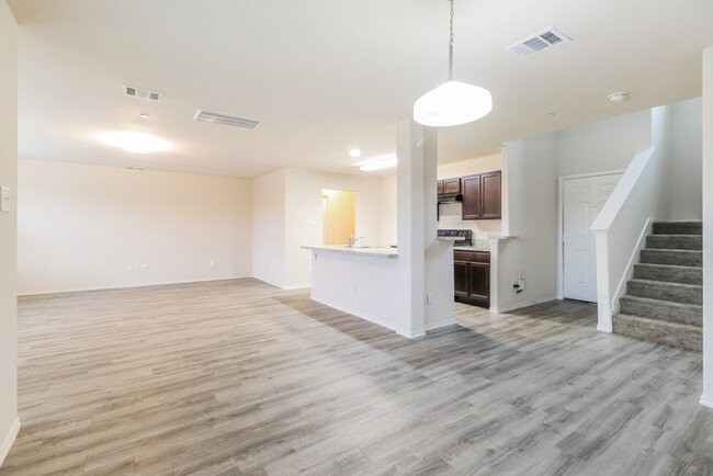Foto del edificio - Oakwood Forest - 2069 Oakwood Forest Drive...