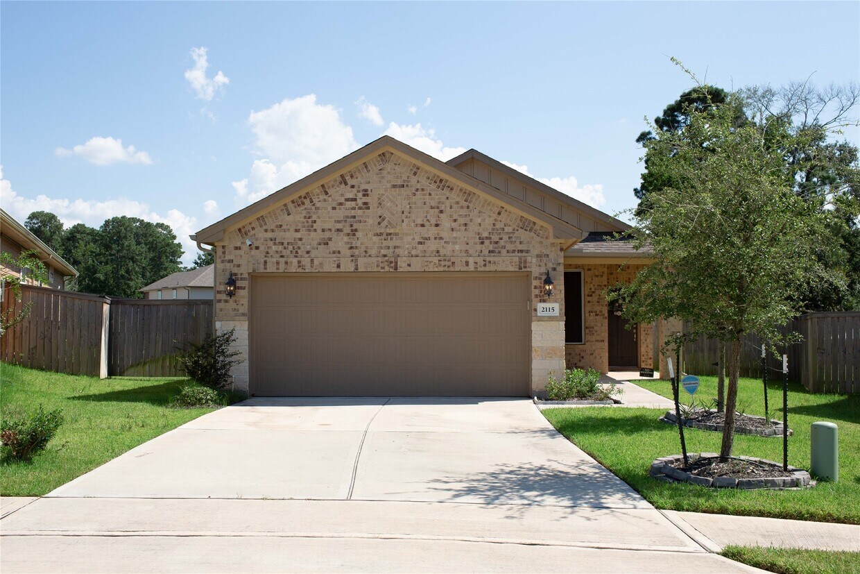 Primary Photo - 2115 Bear Oak Ct
