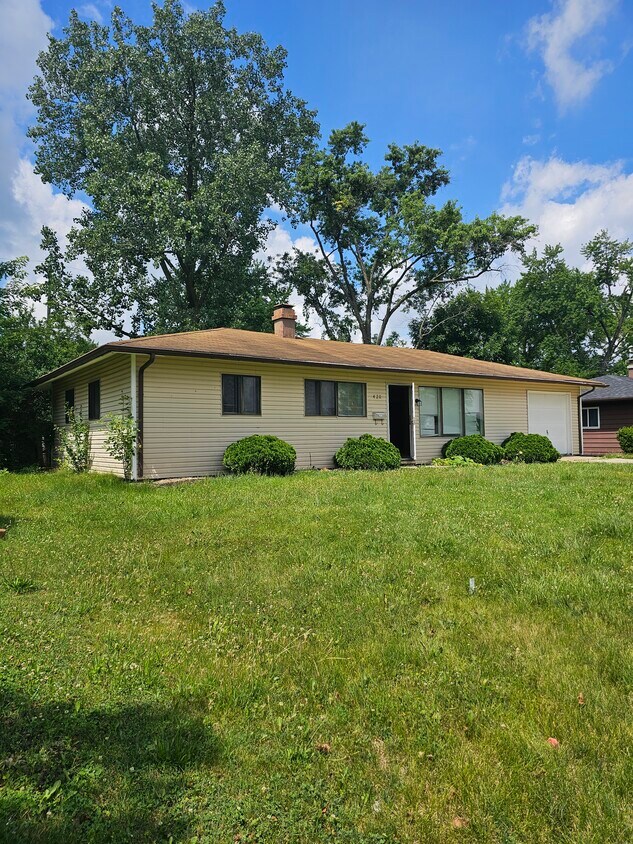 Primary Photo - 420 Edgeknoll Ln