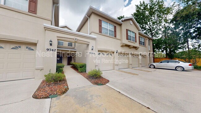 Foto del edificio - 9744 Summer Grove Way W