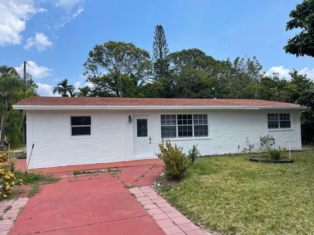 Foto principal - 249 NW 4th Diagonal