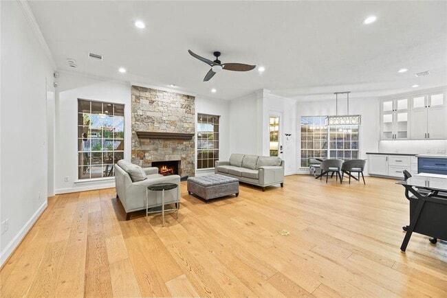 Foto del edificio - 4306 Stonecroft Cir