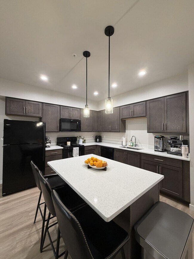 Foto del edificio - 920 E 4th Ave