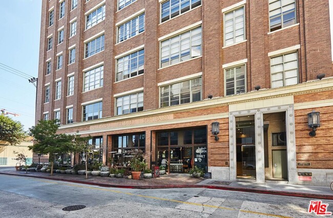 Building Photo - 1850 Industrial St