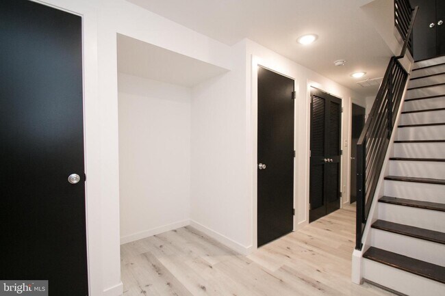 Building Photo - 961 N 45th St