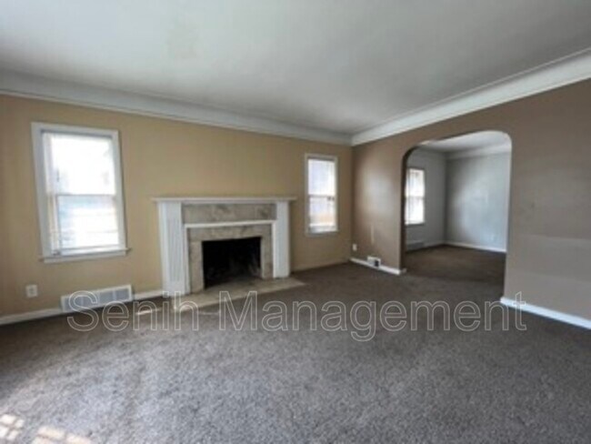 Foto del edificio - 5051 Berkshire St