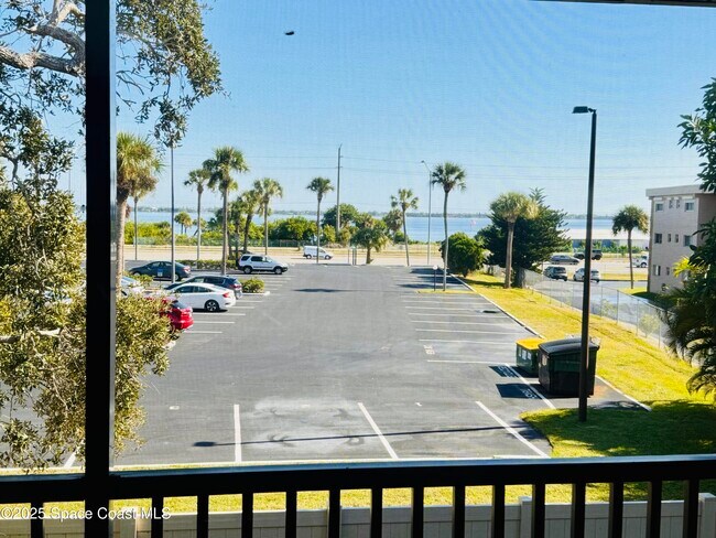 Foto del edificio - 3135 Shady Dell Ln