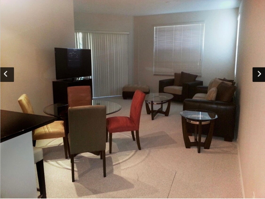 Primary Photo - 804 E Windward Way