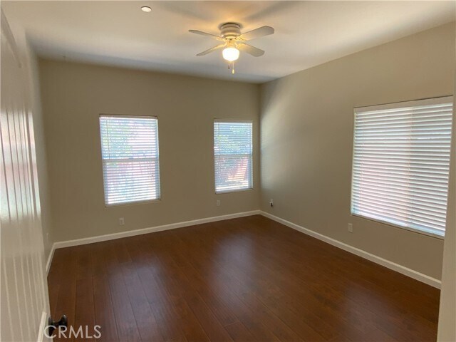 Building Photo - 12000 Knoefler Dr