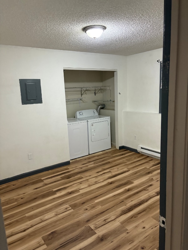 Building Photo - 190 Glenwood Dr