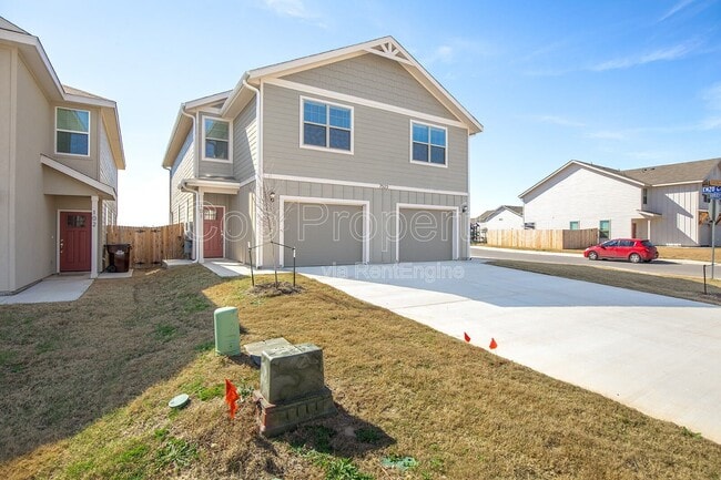 Building Photo - 7523 Gramercy Wy