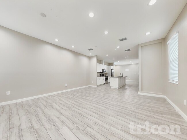 Foto del edificio - 8118 N Coolidge Ave