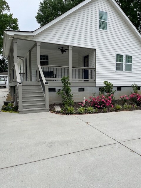 Primary Photo - 1097 Dell Ave SE