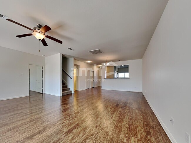 Foto del edificio - 1012 Summer Stream Rd
