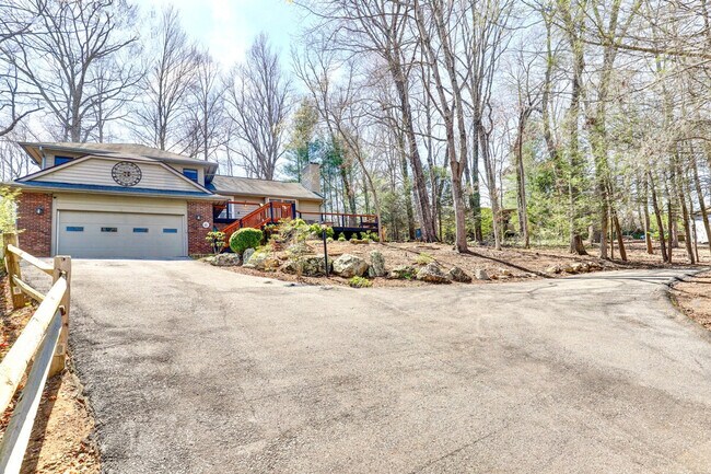 Foto del edificio - 6 Hunters Ridge Dr