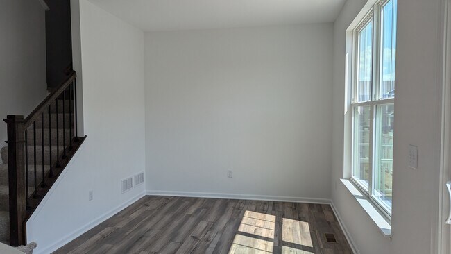 Foto del edificio - 1085 Atterberg Rd