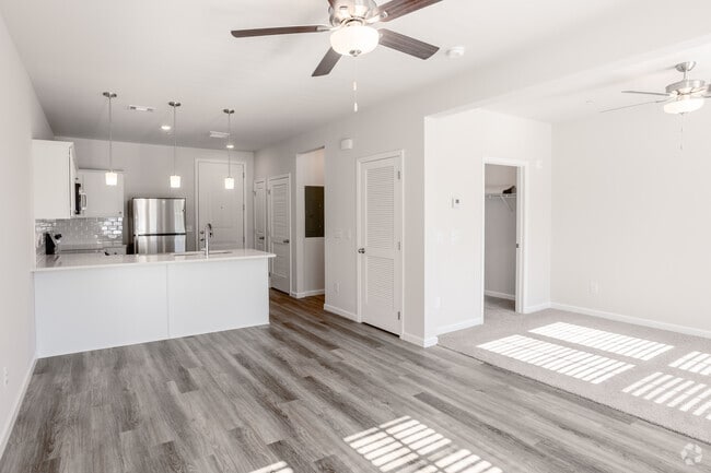 Interior Photo - Crest at Stones Branch