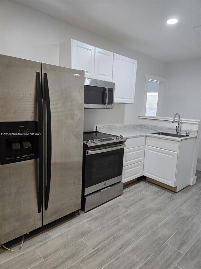 Foto del edificio - 1245 NE 110th Terrace