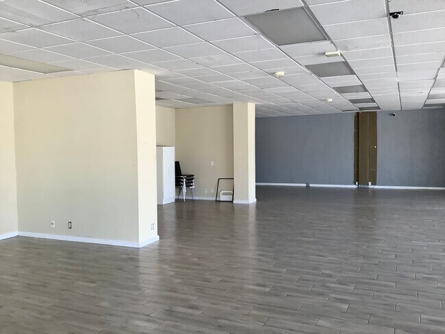 Foto del edificio - 66523 Pierson Blvd
