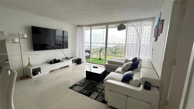 Sala de estar - 7601 E Treasure Dr