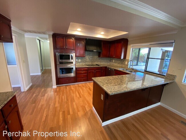 Building Photo - 4 br, 2.5 bath House - 3220 Marilyn Court