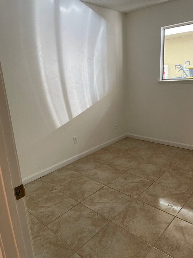 Foto del edificio - 3101 W Caldwell Ave