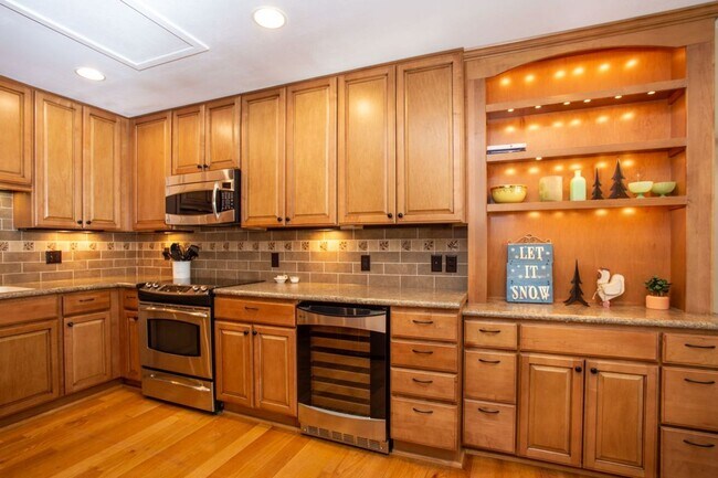 Foto del edificio - 2 bedroom in Frisco. Walk to Main Street! Garage and Yard! Hot tub!