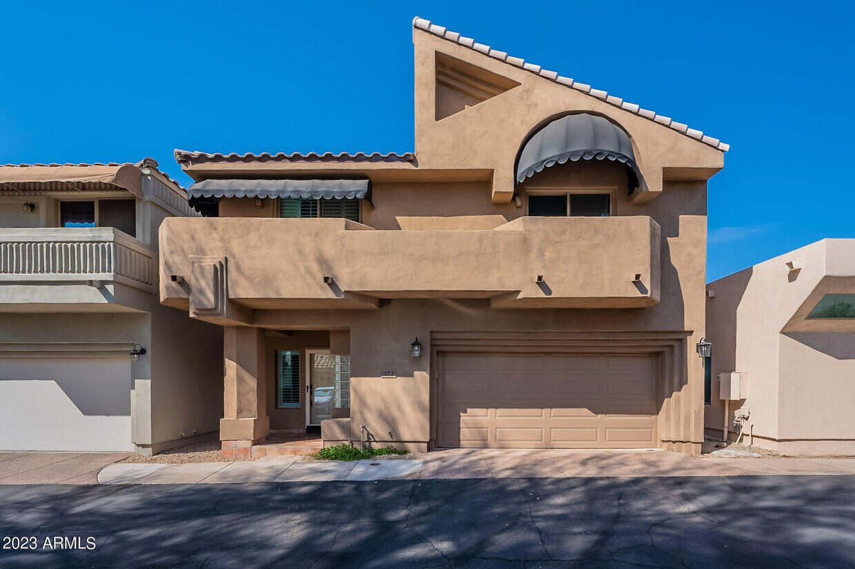 Foto principal - 7240 N Dreamy Draw Dr