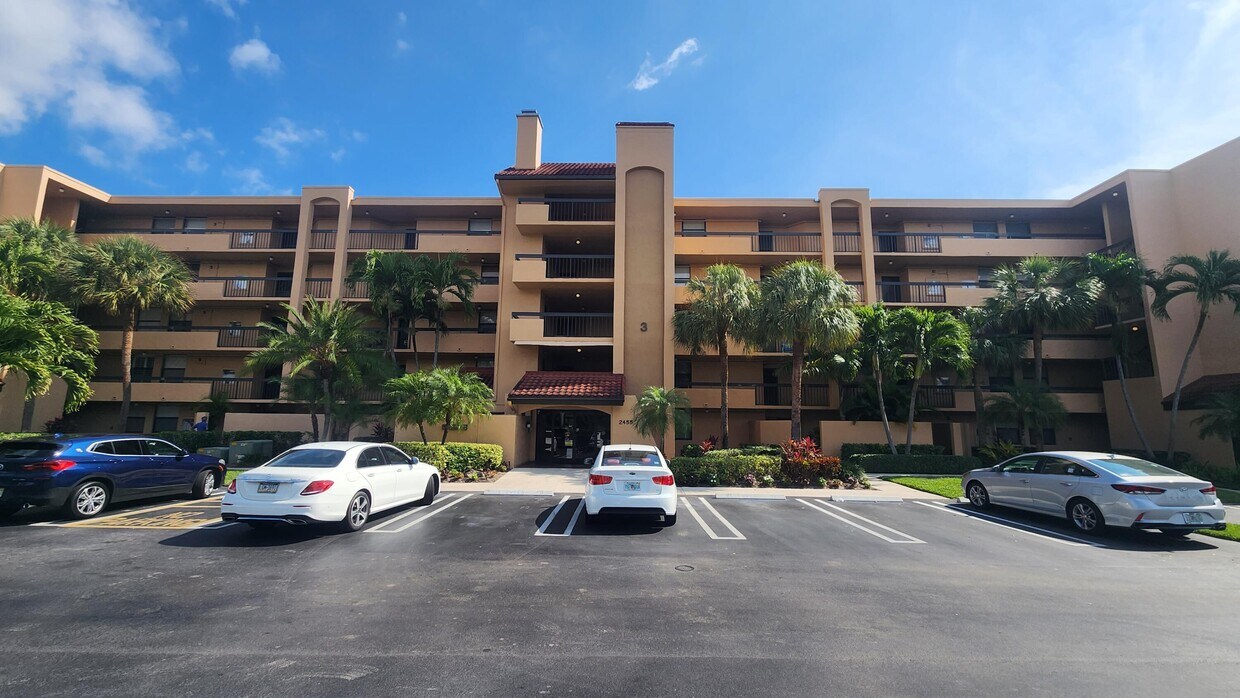 2455 Lindell Blvd Unit 3206, Delray Beach, FL 33444 Condo for Rent in