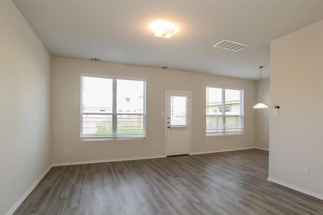 Building Photo - 175 Spring Meadows Cir