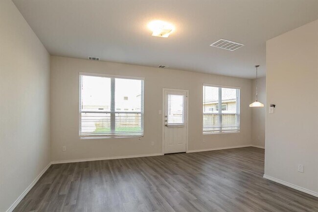 Foto del edificio - 175 Spring Meadows Cir