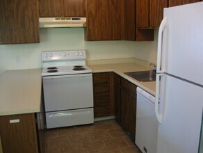 Building Photo - 5250 S Huron Way