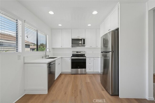 Photo - 82 Streamwood Apartment