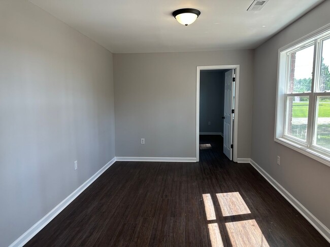 Building Photo - Remodeled Brick Ranch Home