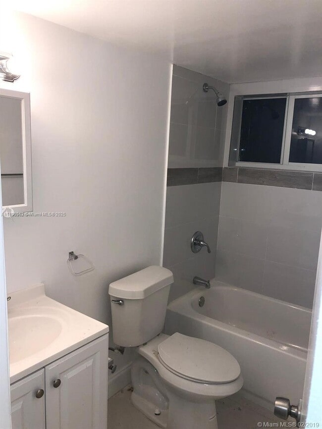 Foto del edificio - 1479 NW 16th St