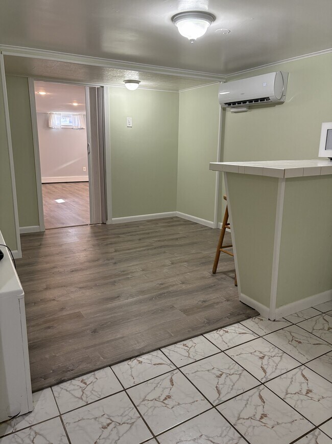 Foto del edificio - 440 Lockwood Dr