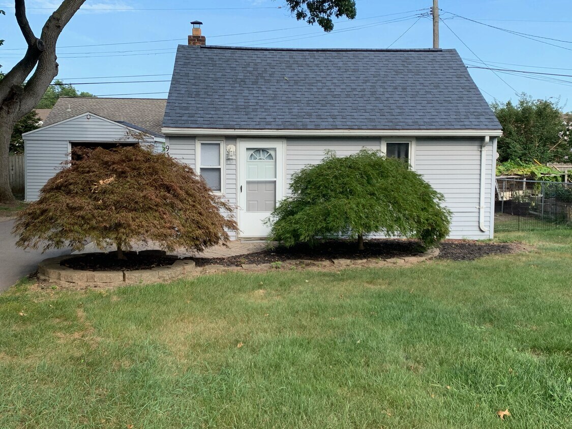 9356 Lamont St, Livonia, MI 48150 House Rental in Livonia, MI