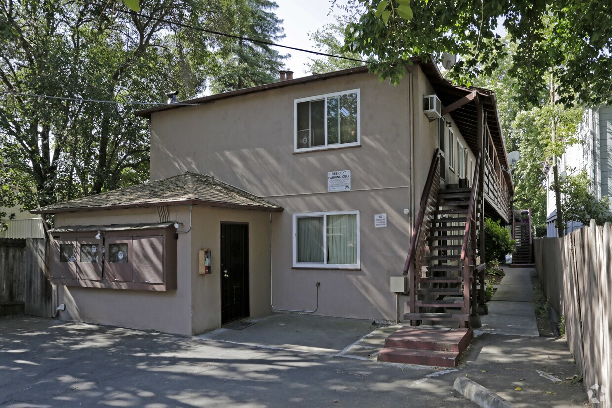 Building Photo - 2521 O St