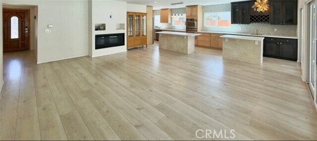 Building Photo - 5921 Fallbrook Ave