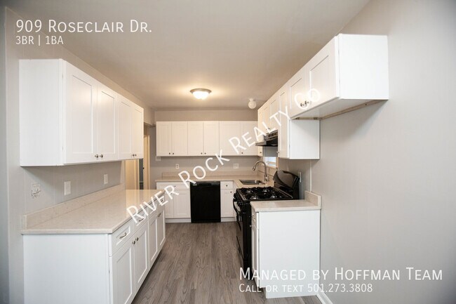Foto del edificio - 909 Roseclair Dr