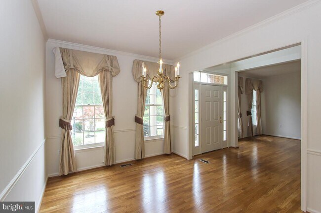 Building Photo - 103 Argosy Dr