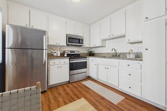 Building Photo - Gilmore  Apartments Van Nuys