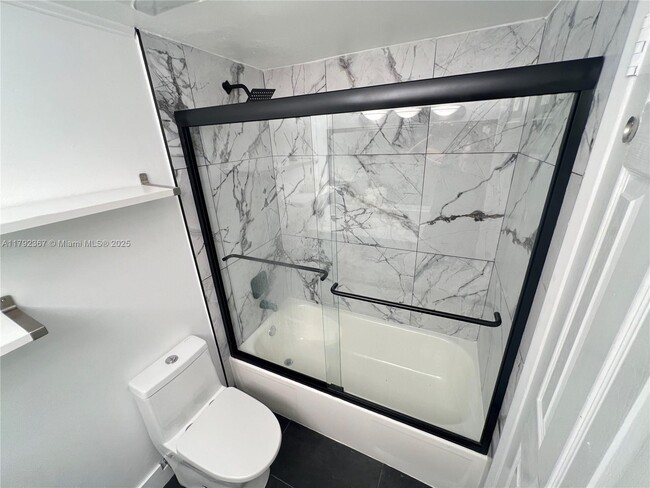 Foto del edificio - 18181 NE 31st Ct