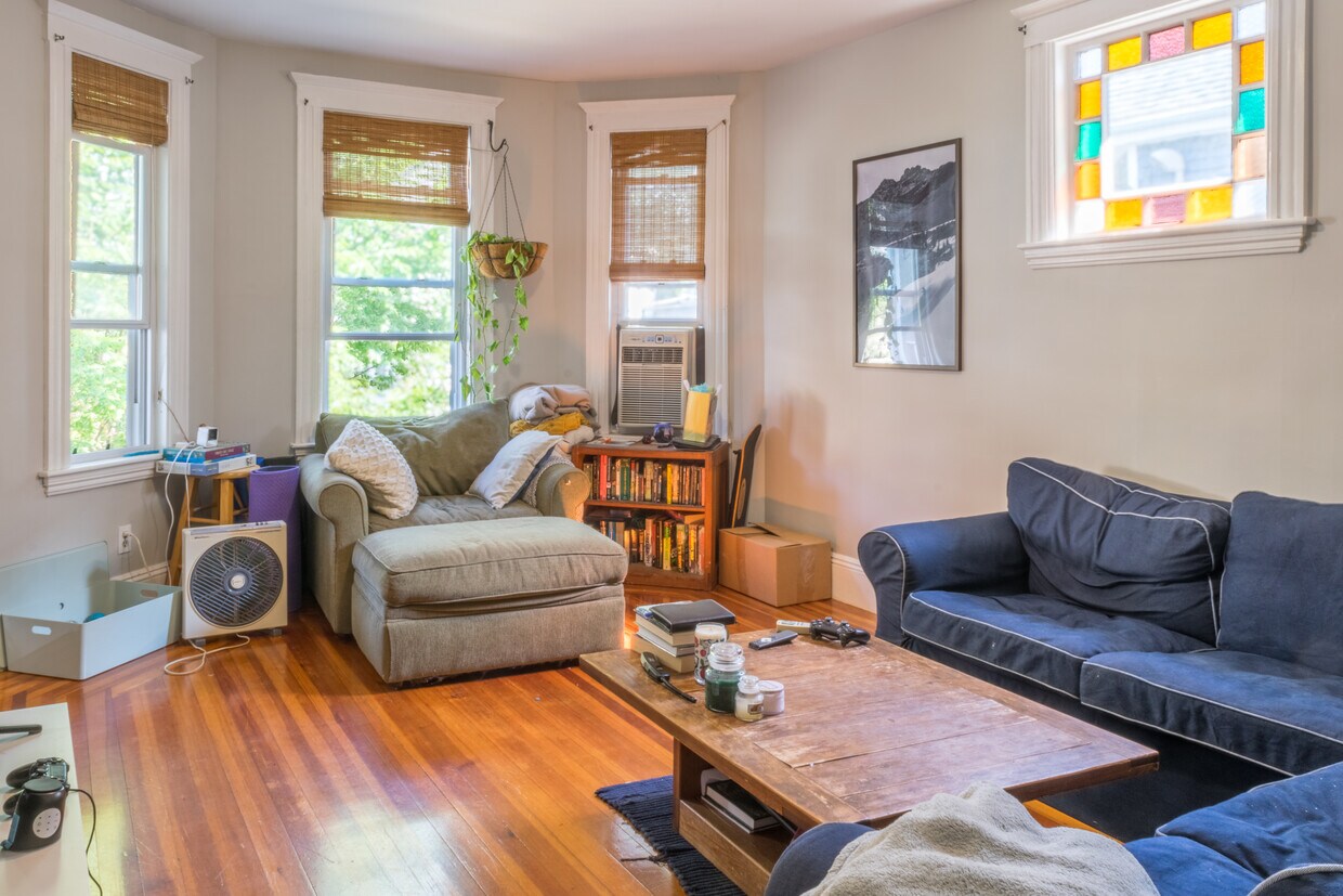 17 Usher Rd Unit 2, Medford, MA 02155 Apartments in Medford, MA