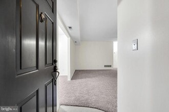 Building Photo - 60B Sumac Ct