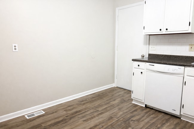 Foto del edificio - 5706 Wilder Rd