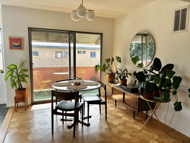 Dining Room - 1046 N Normandie Ave