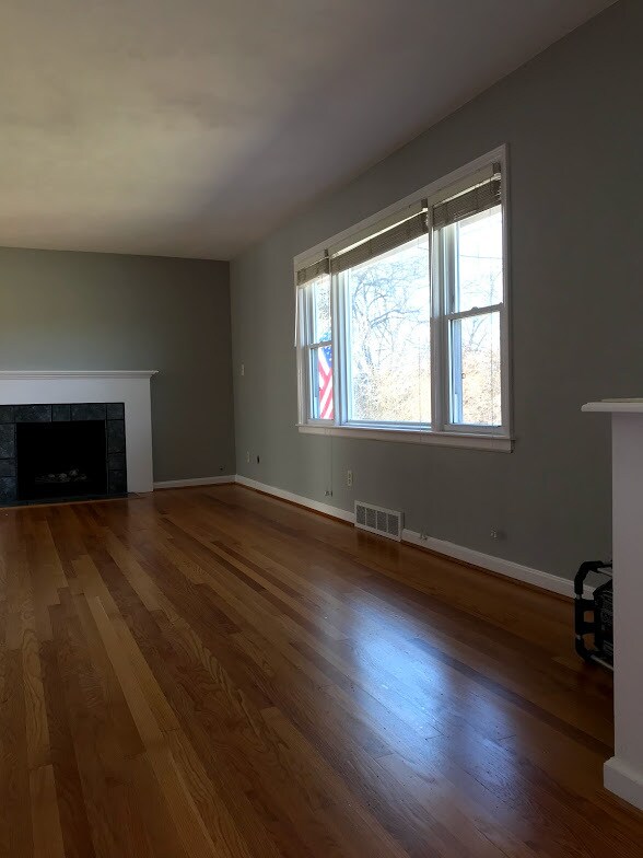 Building Photo - 203 W Bannister Rd